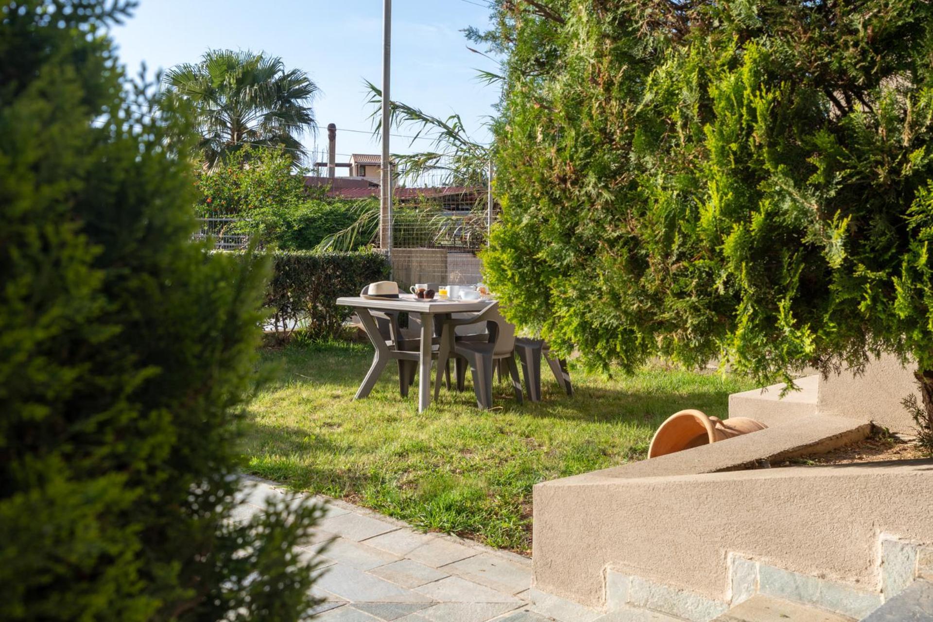 Elio A 1Bdr Apt With Garden 1 Min From The Beach By Hospi كاندية المظهر الخارجي الصورة